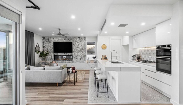 Luxe, Rooftop Terrace, Views, Three-levels