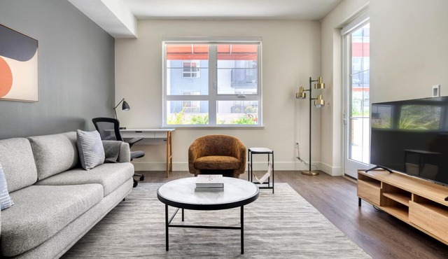 Luxe San Mateo 1BR w/Gym, Roof Deck & W/D, near Caltrain, by Blueground