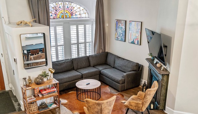 Luxe SFH in Historic Old Town