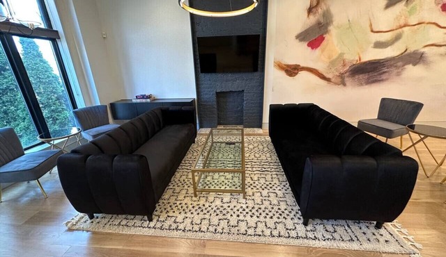 Luxe SFH Urban Retreat