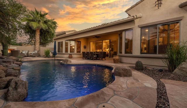 Luxe Southwest Villa: Heated Pool + Pool Table