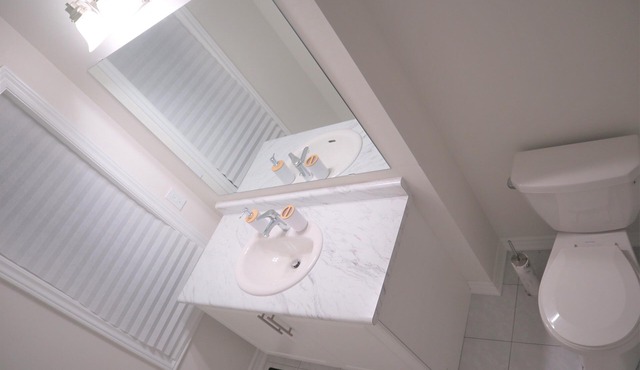 Luxe Stays New Stunning Luxury Modern Retreat - Dedicated Workspace