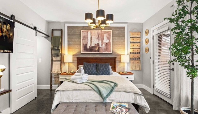 Luxe Studio with Private Deck in Nashville
