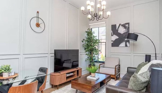 LUXE Sun Drenched 2 Bd, Steps to Brown and Wayland