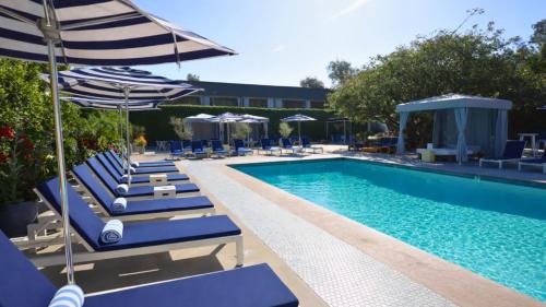 Luxe Sunset Boulevard Hotel
