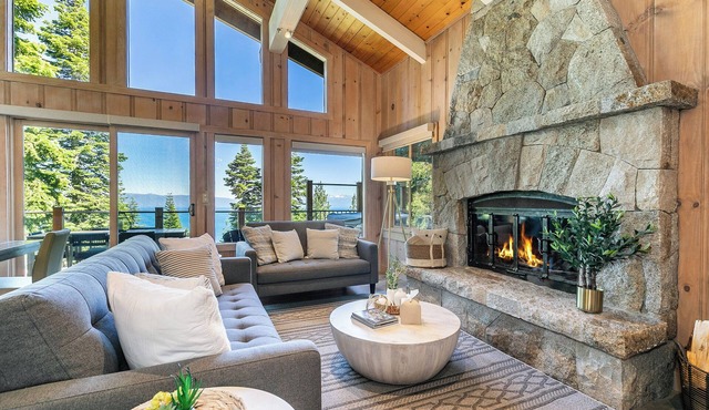 Luxe Tahoe City Cabin w/Lake Views & Beach Access