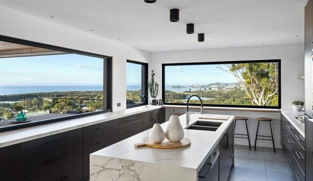 Luxe Terrigal Beach ocean view