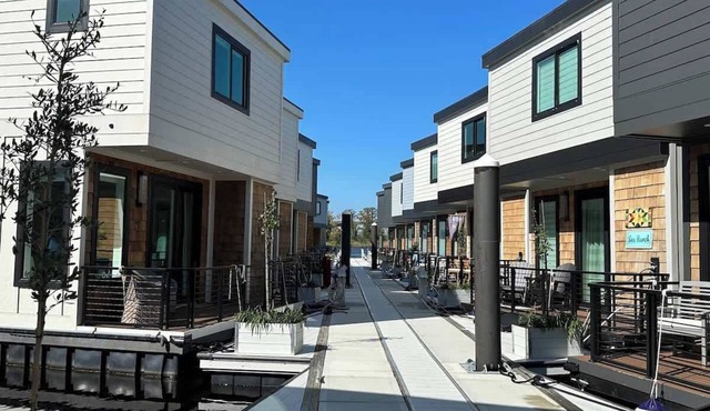 Luxe @ The Cove Riverwalk Villas
