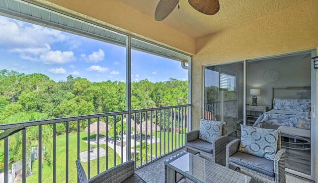 Luxe Top-Floor Condo in Beautiful Lely Resort