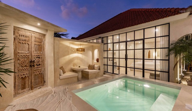 Luxe & Unique Honeymoon Villa Bocami Suites 2