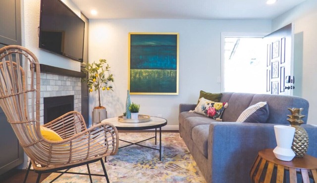 Luxe Urban 2 Bedroom Steps from North Park