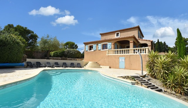 Luxe Villa in Montbrun