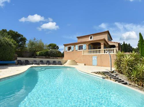 Luxe Villa in Montbrun