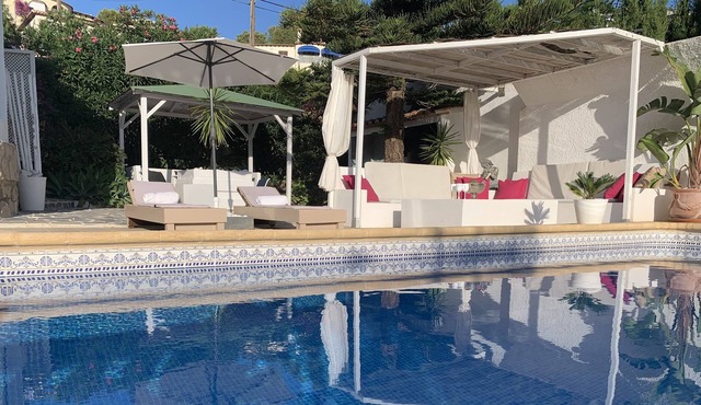 Luxe Villa Futura, 3 bedrooms, 3 bathrooms (modern), Private swimming pool, Wifi