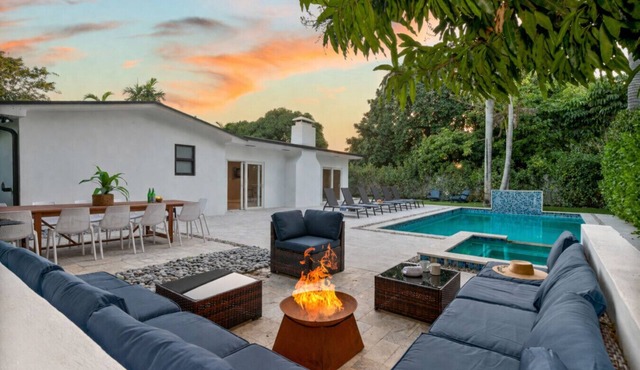 LUXE Villa, Heated Pool, Fire Pit, GAMES