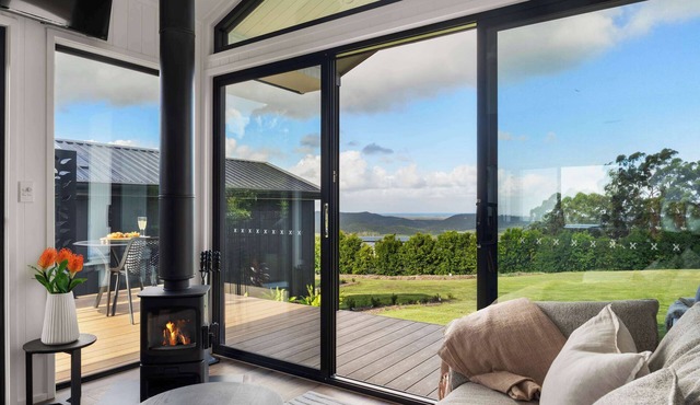 Luxe Villa - Ocean Views, 20mins to Coolum Beach