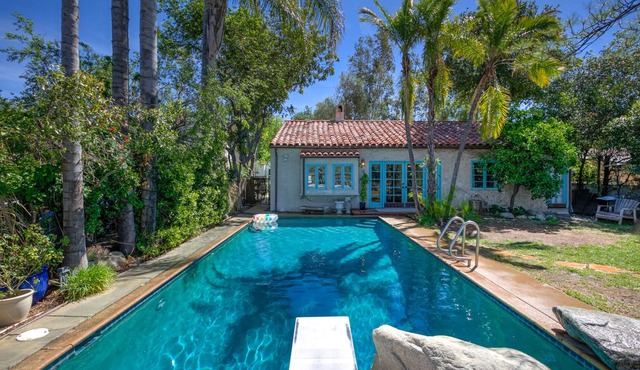 Luxe Villa with Private Pool, Hot Tub, Fireplace, WiFi, Central AC - Dogs OK