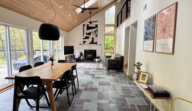 Luxe VT Summer Retreat: Sauna + Swimming Hole + Tiny House. Ideal for long Stays