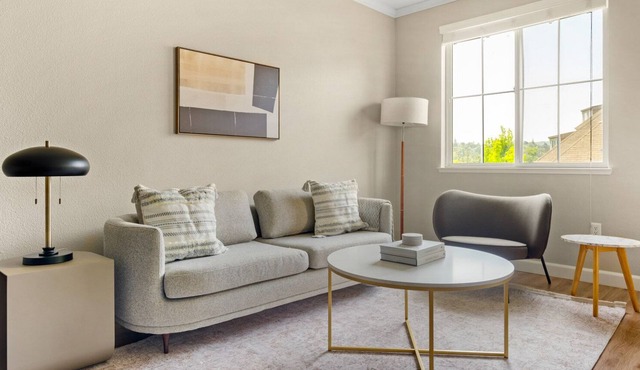 Luxe Walnut Creek 1BR w/ Gym, Pool & Spa, near FB & Google, by Blueground