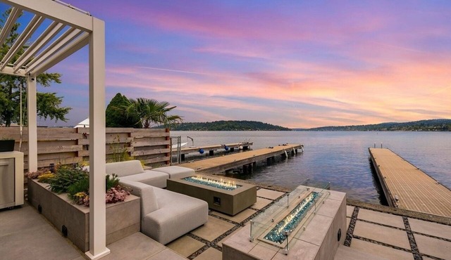 Luxe Waterfront Estate 3-Zone AC Private ADU Light Rail to Stadiums