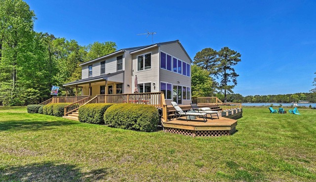 Luxe Waterfront Home: Kayak, Canoe, Grill + More!