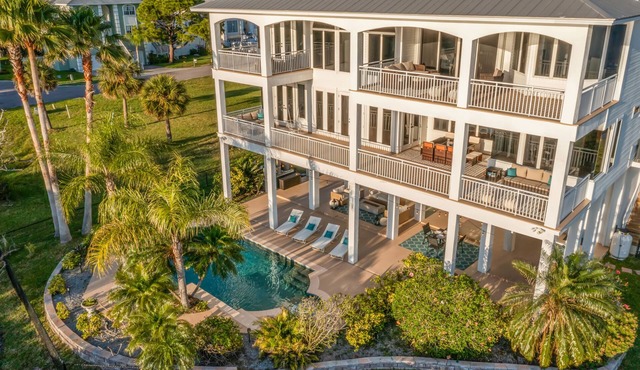 Luxe Waterfront Home w/Pool★Elevator★Gulf Access