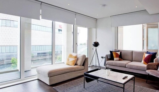 Luxe Westfields Living w/Balcony&AC