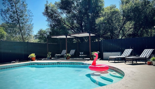 Luxe Yosemite Retreat With Pool + Hot Tub + Game Room