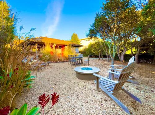 LuxeC Carmel Cottage