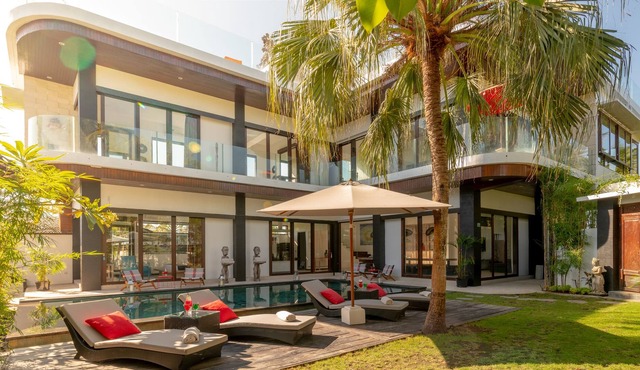 LuxeNomads Tanah Lot Oceanview Escape