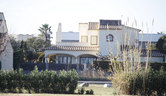 Luxery Familyhome 100m from beach