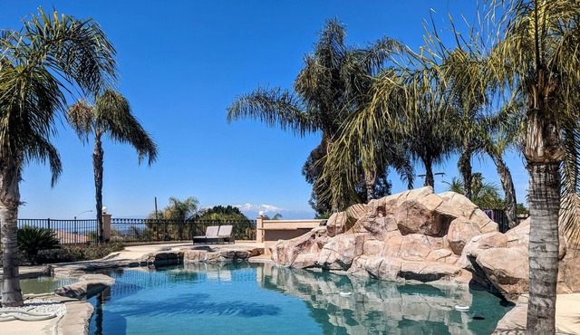 LuxHome Suite B, Luxurious getaway in Riverside's safest neighborhood