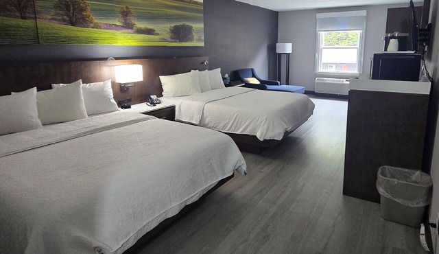 Luxor Inn & Suites, a Travelodge by Wyndham
