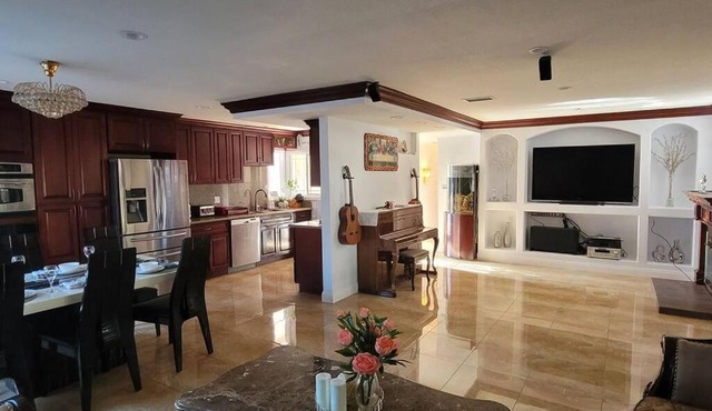 Luxstay in Huntington Beach