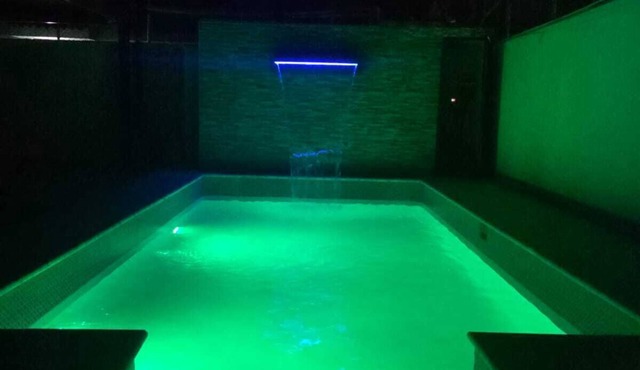 Luxury-House With private pool 3 room 2/Bath, phenomenal Santiago with WiFi, AC