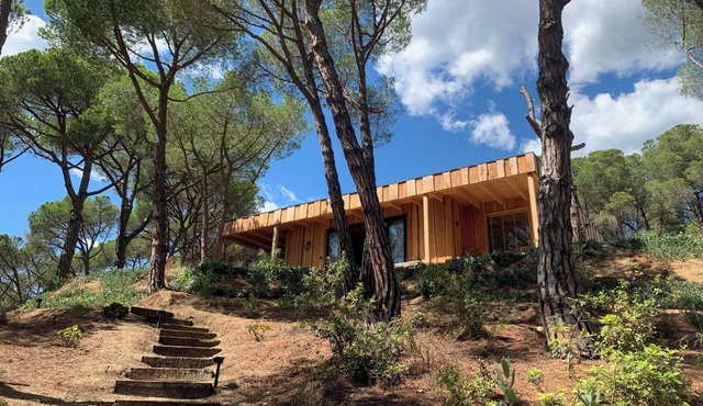 Luxury wooden villa in boutique retreat, sea view Barcelona
