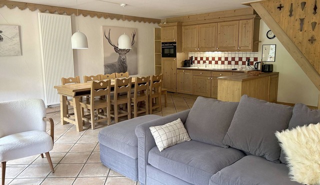 Luxury Duplex with Spa, Pool, Ski-in/Ski-out Access & Mountain Views