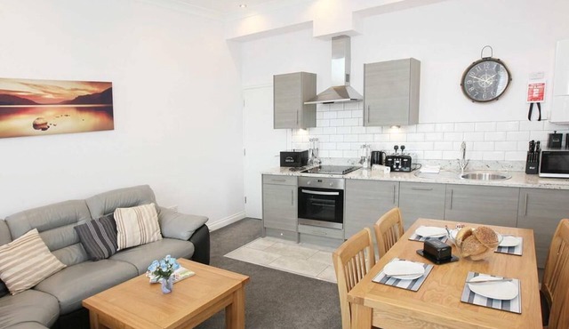 luxuary 2 bedroom apartment 5 - No Parking