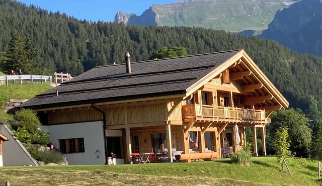 Luxuary Chalet at the bottom of the Eiger in Grindelwald with amazing views !