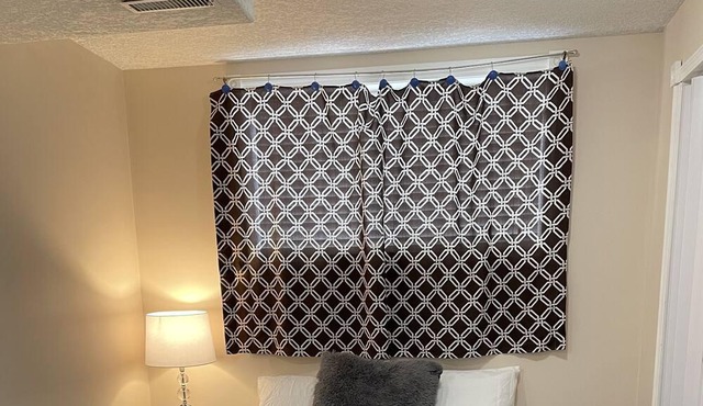 Luxuary Stylish lower level apartment in NW Calgary, Close to Banff!