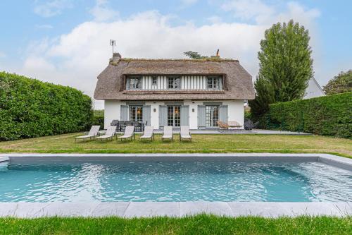 Luxueuse Chaumière 4 Chambres avec Piscine