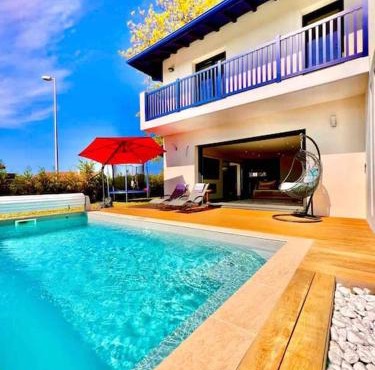 Luxueuse Villa contemporaine avec piscine à deux pas des plages de Biarritz