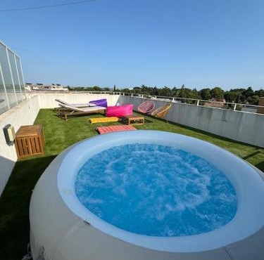 Luxueux 5 pc, Jacuzzi, rooftop, terrasse, clim