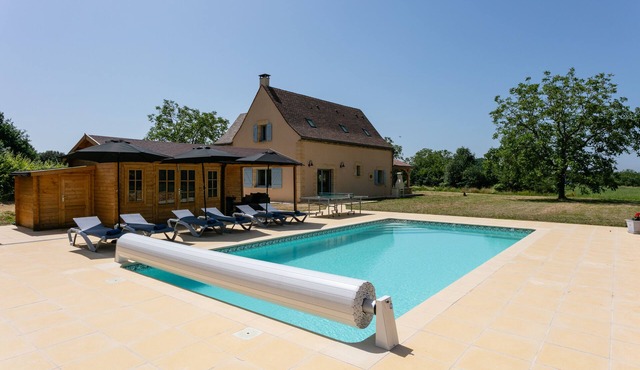 Luxury 3 Bed Home with Heated Swimming Pool, Brand New Air Con and Boules Pitch