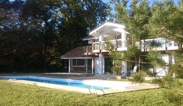 LUXURY VILLA WITH PRIVATE POOL IN A RESIDENTIAL PARK FACING THE GOLF