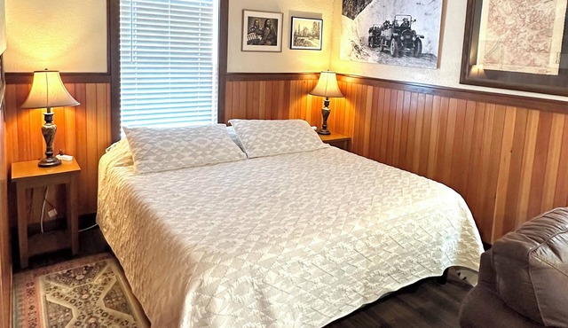 Luxury cabin near Two Medicine Lake