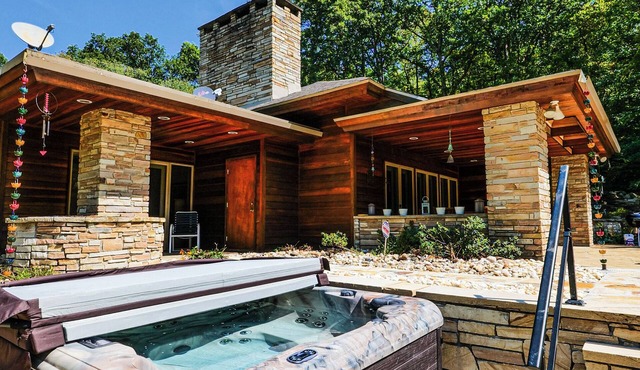 Luxuriant Frank Lloyd Wright Inspired Accommodations-The Dream House
