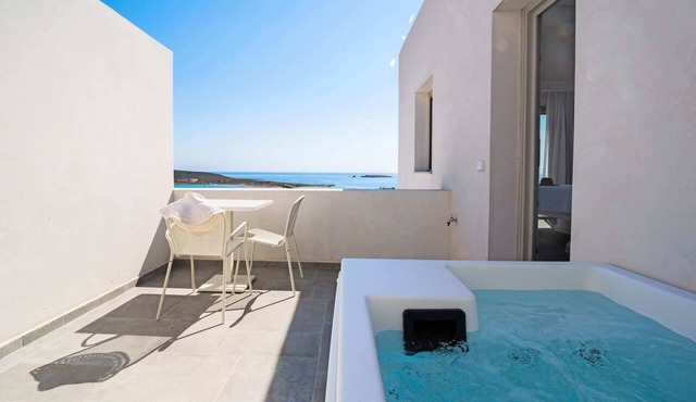 Luxuriate in MakriKythera's Private Jacuzzi Suite