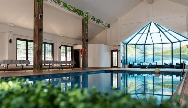 Luxurious 11-Bedroom Villa with Indoor Pool, Outdoor Sauna & Jacuzzi
