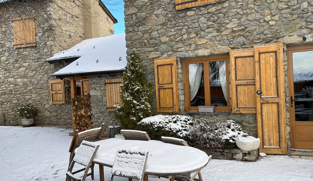 Luxurious Traditional Mountain House for 10 people. Meublé Tourisme 5 Etoiles